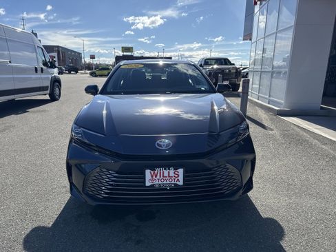 Used 2026 Toyota Camry XLE AWD/4WD image 5
