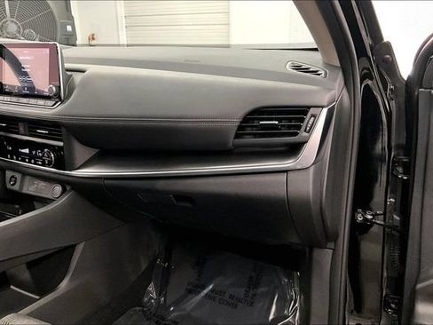 Used 2026 Nissan Rogue SV AWD/4WD image 19