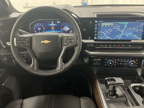 Used 2023 Chevrolet Silverado 1500 High Country w/ Technology Package AWD/4WD image 21