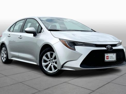 Used 2022 Toyota Corolla LE FWD image 3