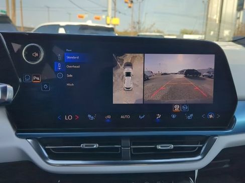 New 2026 Chevrolet Equinox EV LT image 20