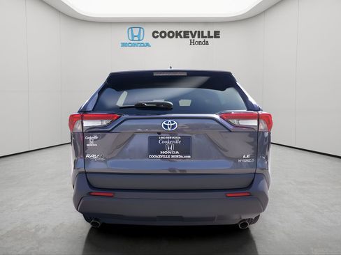 Used 2024 Toyota RAV4 LE AWD/4WD image 8