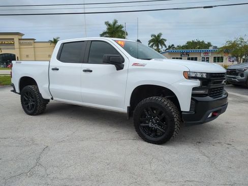 Used 2022 Chevrolet Silverado 1500 LT Trail Boss w/ Bed Protection Package AWD/4WD image 2