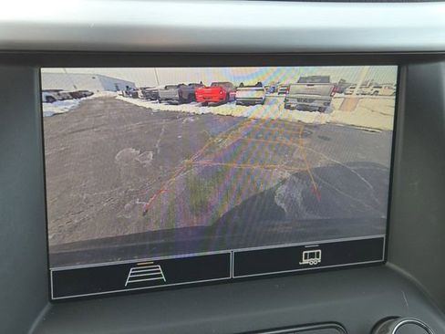 Used 2020 GMC Acadia SLE w/ Driver Convenience Package image 3