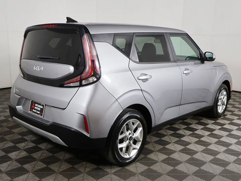 Used 2023 Kia Soul LX w/ Option Group 015 FWD image 9