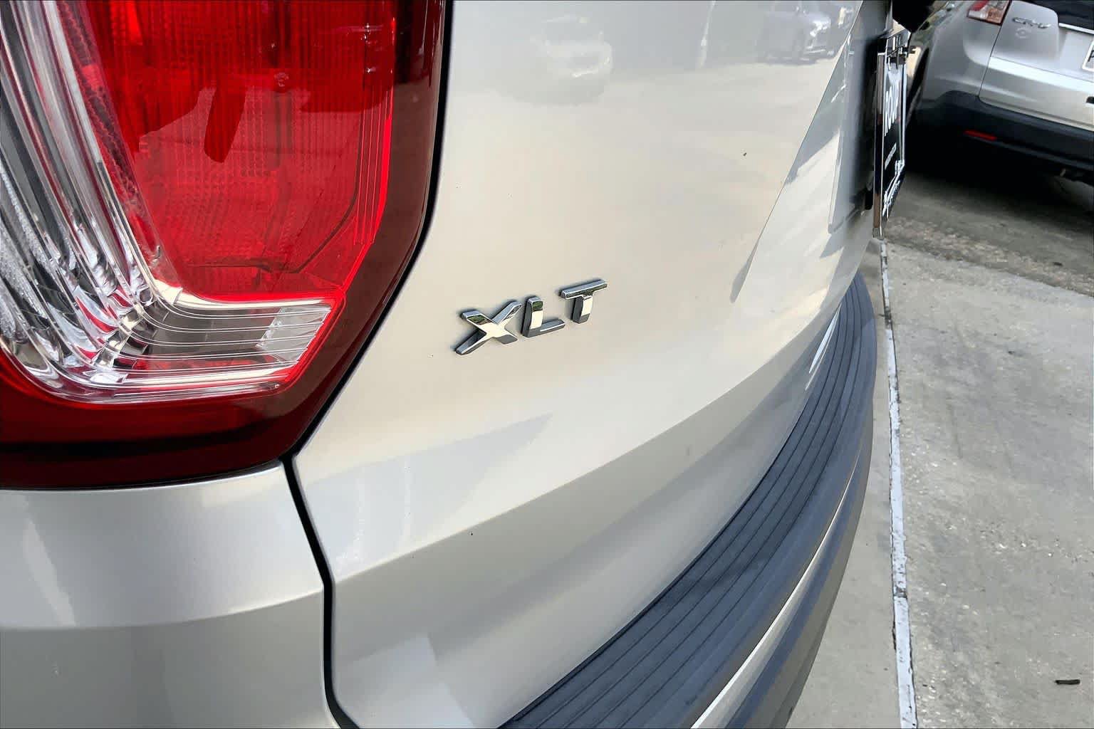 Used 2019 Ford Explorer XLT FWD image 31