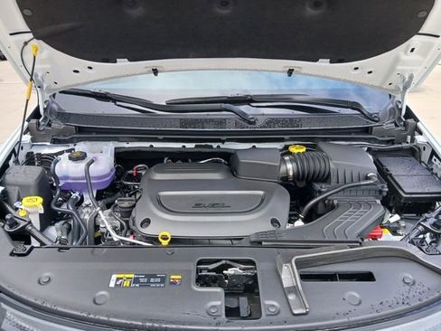 New 2027 Chrysler Pacifica Limited AWD/4WD image 36