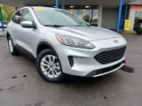 Used 2020 Ford Escape SE image 2