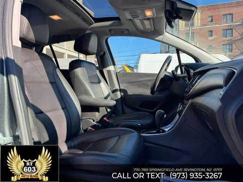 Used 2018 Chevrolet Trax Premier image 16