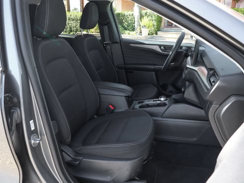 Used 2025 Ford Escape Active w/ Tech Pack #1 FWD image 39
