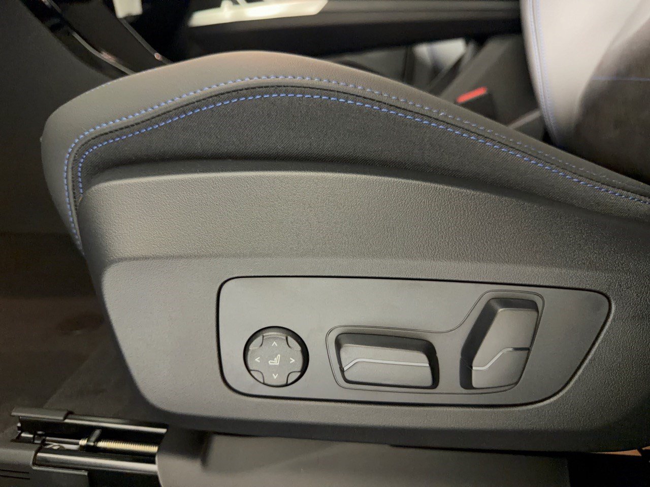 New 2027 BMW X2 M35i AWD/4WD image 16