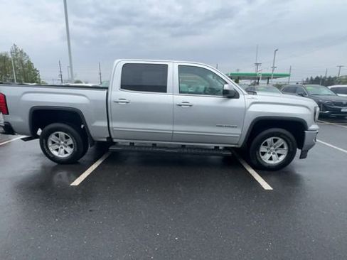 Used 2018 GMC Sierra 1500 SLE w/ SLE Value Package AWD/4WD image 9