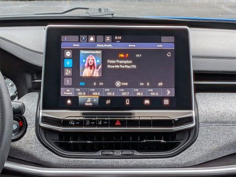 Used 2023 Jeep Compass Sport image 20