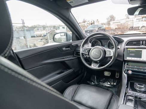 Used 2019 Jaguar XE R-Sport image 18