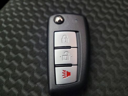 Used 2019 Nissan Rogue Sport S image 32