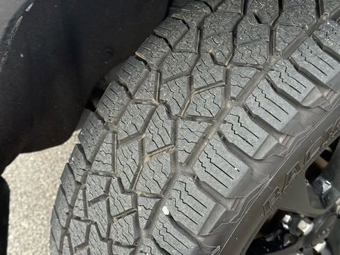 Used 2022 Jeep Grand Cherokee Laredo X image 35