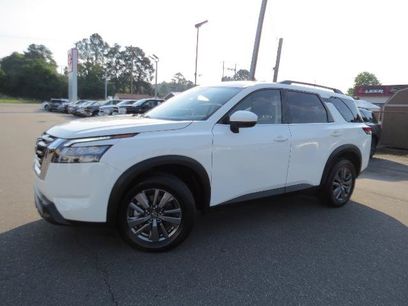 Certified 2025 Nissan Pathfinder SV