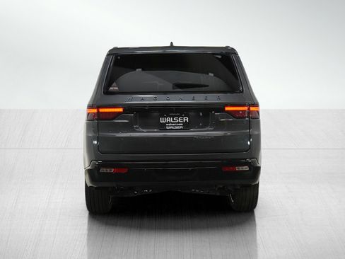 Used 2024 Jeep Wagoneer Series II image 4