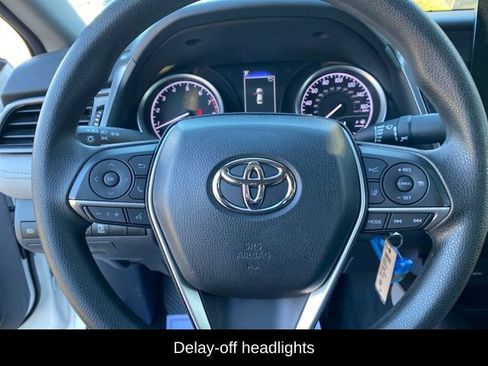 Used 2022 Toyota Camry LE image 6