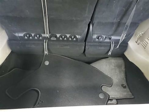 Used 2023 Chrysler Pacifica Touring-L image 5