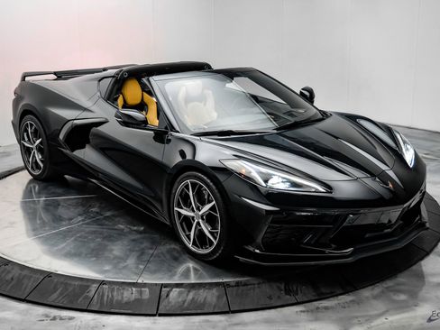 Used 2023 Chevrolet Corvette Stingray 3LT Z51 Performance P w/ Z51 Performance Package image 31