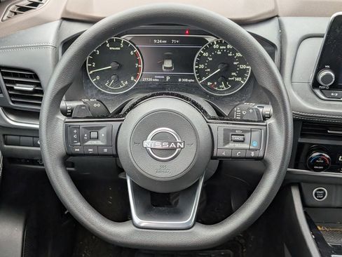 Used 2023 Nissan Rogue SV image 11