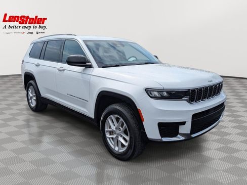 Used 2023 Jeep Grand Cherokee L Laredo RWD image 7