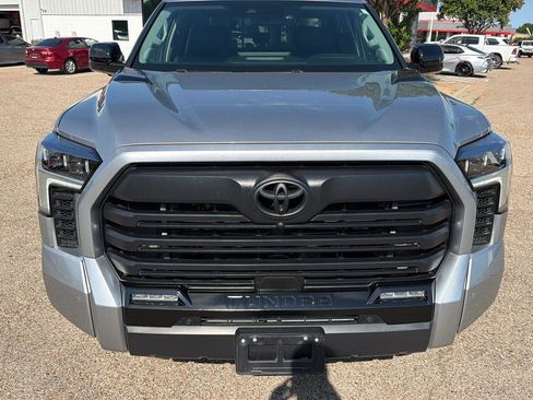 Used 2024 Toyota Tundra Limited AWD/4WD image 8
