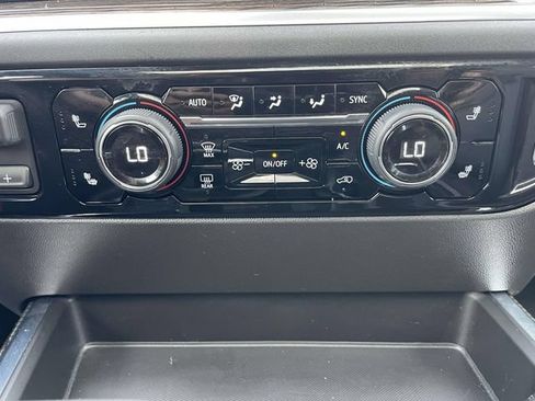 Used 2025 Chevrolet Silverado 1500 LT Trail Boss w/ Convenience Package II AWD/4WD image 21