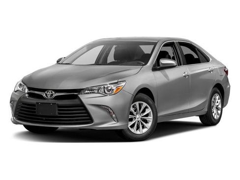 Used 2017 Toyota Camry XLE FWD image 1