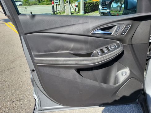 Used 2023 Buick Encore GX Essence w/ Experience Buick Package FWD image 25