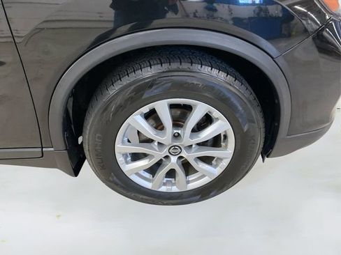 Used 2017 Nissan Rogue SV image 15