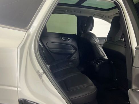 Used 2022 Volvo XC60 B5 Inscription w/ Advanced Package image 28