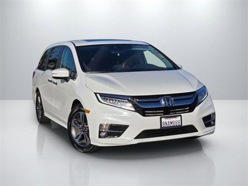 Used 2020 Honda Odyssey Touring image 1