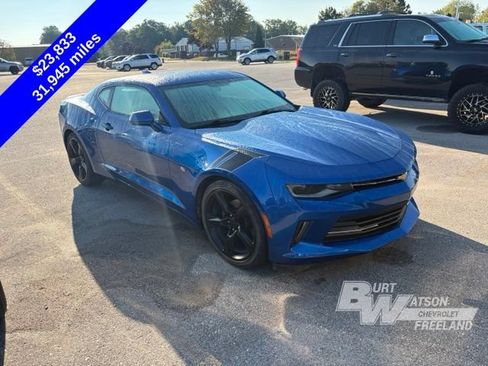 Used 2018 Chevrolet Camaro LT w/ RS Package RWD image 10