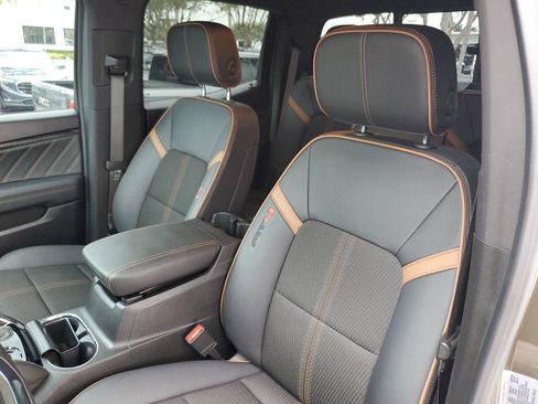 Used 2024 GMC Canyon AT4 w/ LPO, Off Road Lift Package image 19