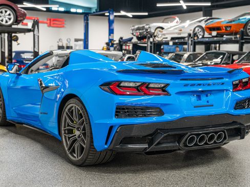 Used 2024 Chevrolet Corvette Z06 w/ Battery Protection Package image 6