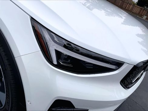 New 2026 Volvo XC40 B5 Plus w/ Protection Package Premier image 32