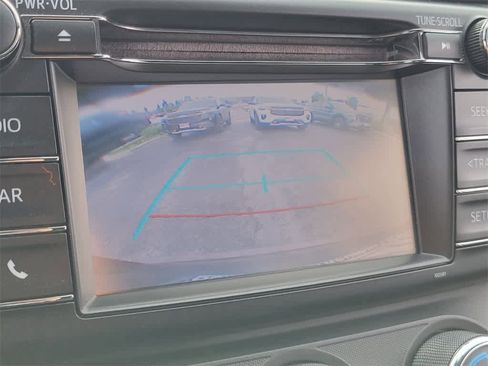 Used 2018 Toyota RAV4 LE image 25