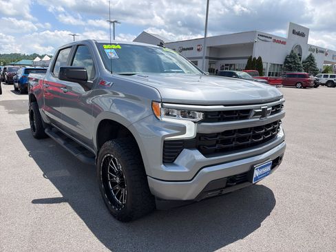 Used 2024 Chevrolet Silverado 1500 RST w/ Z71 Off-Road Package AWD/4WD image 3