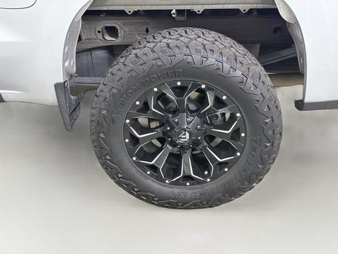 Used 2019 Chevrolet Silverado 1500 Custom w/ Custom Convenience Package RWD image 30
