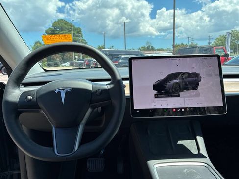 Used 2023 Tesla Model Y Long Range AWD/4WD image 15