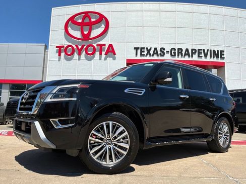 Used 2024 Nissan Armada SL RWD image 2