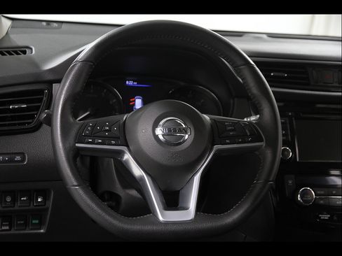 Used 2019 Nissan Rogue SV AWD/4WD image 8