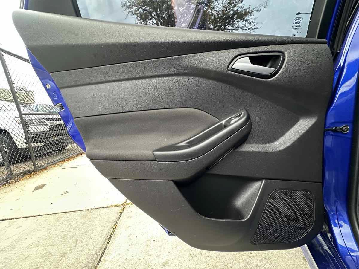 Used 2014 Ford Focus ST FWD image 37