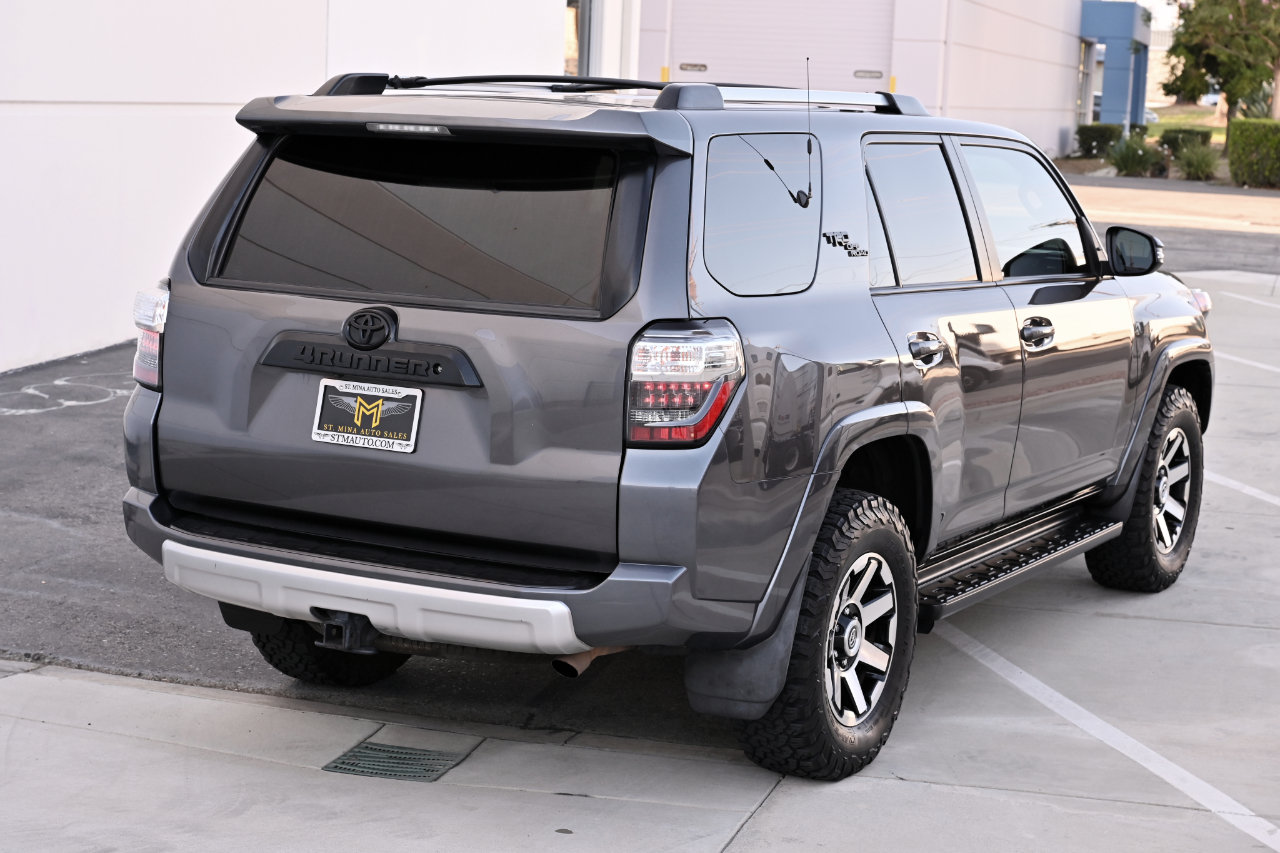 Used 2018 Toyota 4Runner TRD Off-Road Premium AWD/4WD image 7