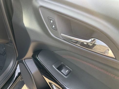 New 2026 Chevrolet Trax RS w/ Sunroof Package image 31