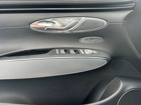 Used 2023 Genesis GV70 2.5T w/ Sport Prestige Package image 12