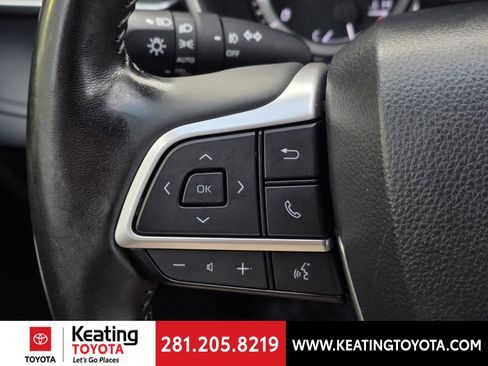 Used 2024 Toyota Highlander XLE FWD image 29