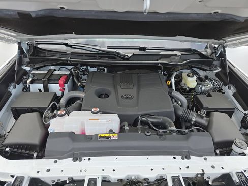 Used 2026 Toyota Tundra SR5 AWD/4WD image 30